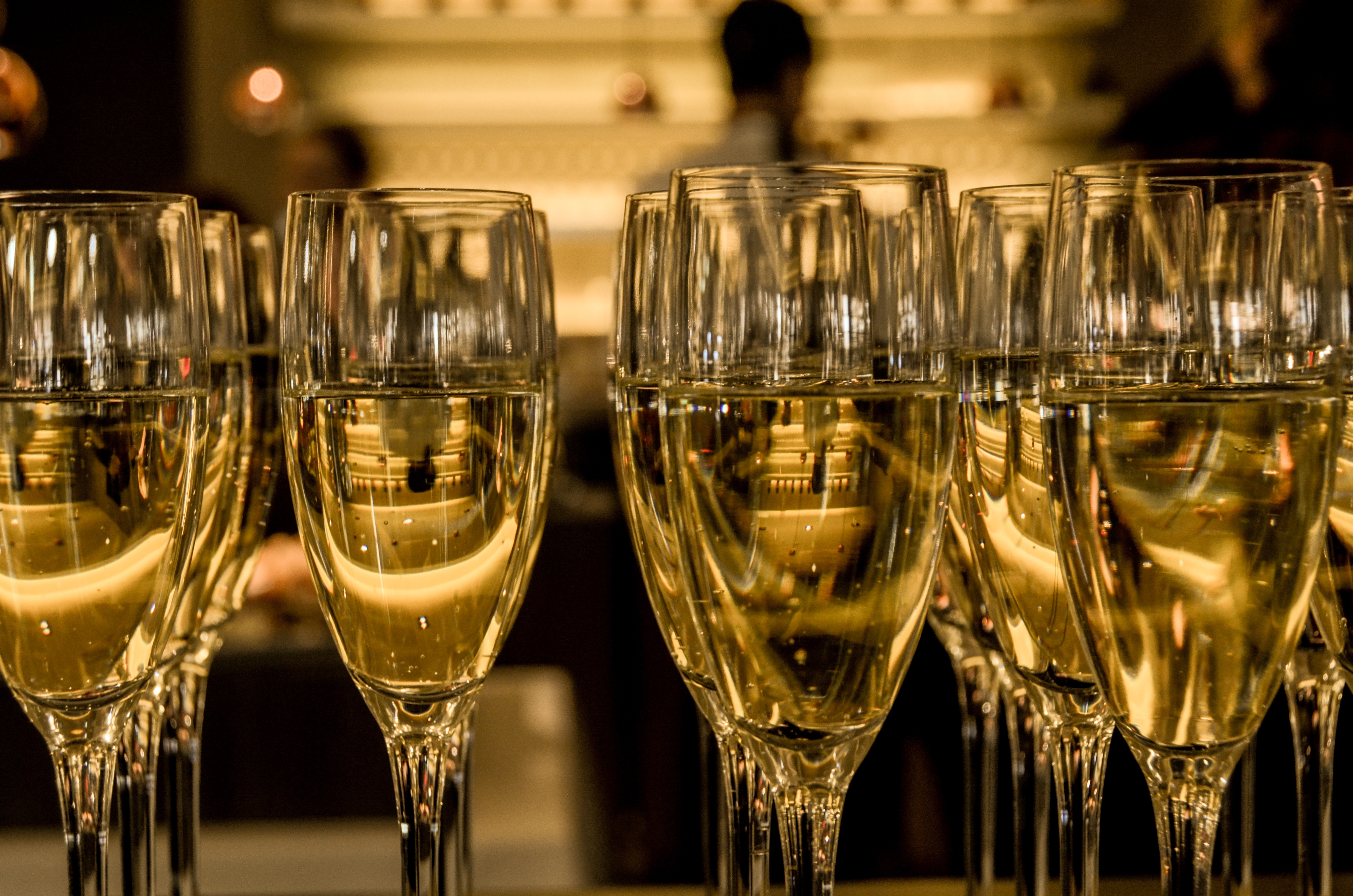 new-year-s-eve-ceremony-champagne-sparkling-wine